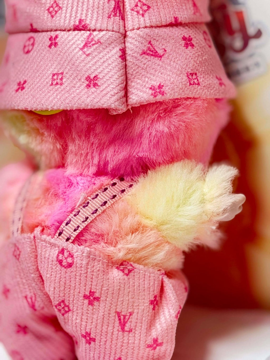 LOYALTY - Labubu Big Into Energy Plush – Pink Outfit | POP MART Authentic